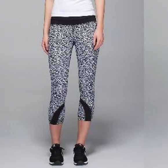 lululemon athletica Pants - LULULEMON Run: Inspire Crop II Mini Brushed Animal
